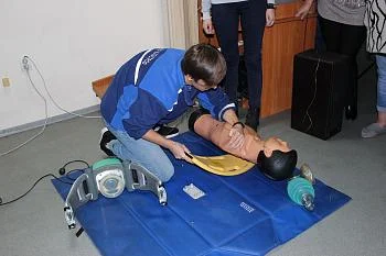 Около пятидесяти медиков отработали навыки оказания скорой медицинской помощи на учебных занятиях Около пятидесяти медиков отработали навыки оказания скорой медицинской помощи на учебных занятиях