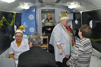 За полдня обследование в мобильном центре здоровья прошли более 200 жителей области