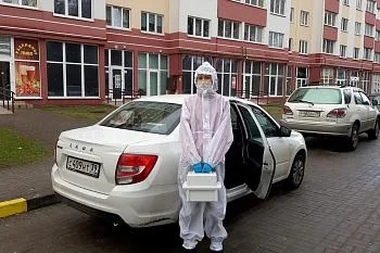 Около ста тысяч раз выездов совершено на новых автомобилях поликлиник в течение года Около ста тысяч раз выездов совершено на новых автомобилях поликлиник в течение года